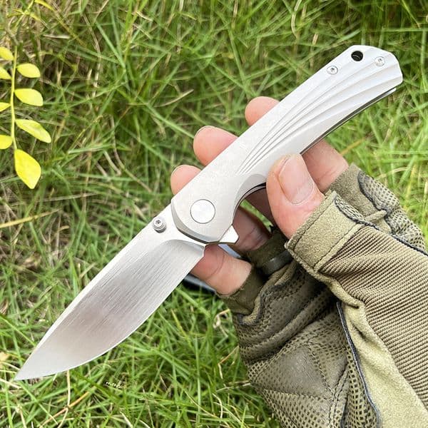 High End A1136 Flipper Folding Knife M398 Satin Drop Point Blade CNC TC4 Titanium Alloy Handle Outdoor Ball Bearing EDC Pocket Knives