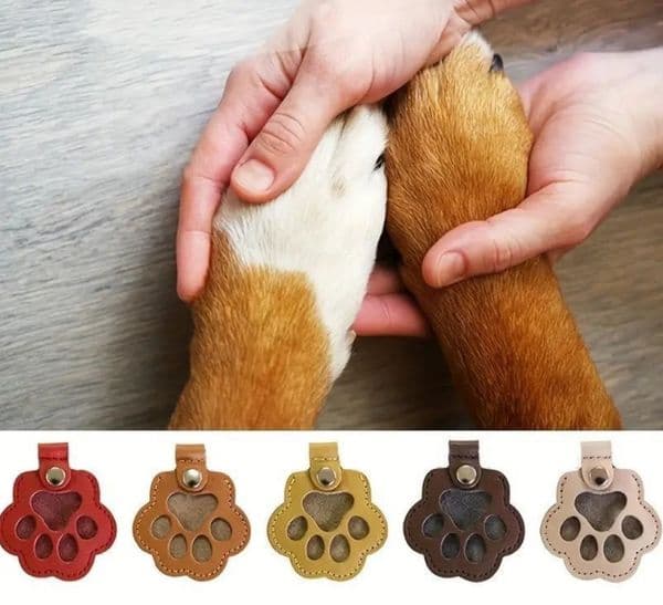 3.62 Inch Pet Hair Storage Leather Pendant | Dog Paw/Cat Paw-Shaped Keychain | Pet Remnant Fur Collection Pet Memento Souvenir Portable For Backpacks / Phone Cases