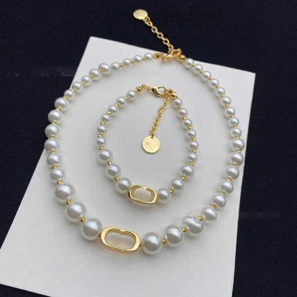 quality Necklace pearl women Designer necklace elegant Jewelry Set Bracelet Gifts for Lady Pendant Necklaces High Version