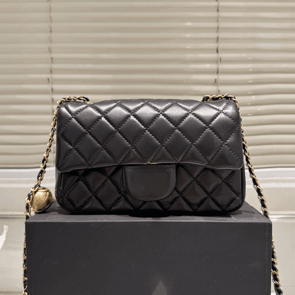 Top Designer Crossbody Ladies Small Handle Tote with Chain Strap Mini Burgundy High Quality Leather Shoulder Diamond Lattice Caviar Flap Bag