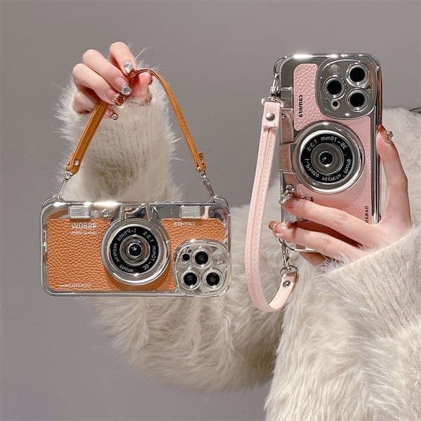 This retro electroplated camera is suitable for 16Promax phone cases, iPhone15 lanyard for drop resistance, and Apple 14 women's soft rubber for water resistance