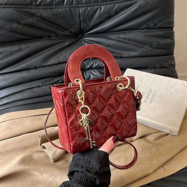 Designer Trendy Mini For Women 2025 New Fashion Chain Handbag Small Square Highend Feel Luxury Shoulder Crossbo
