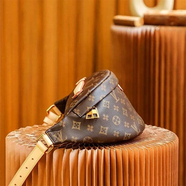 10A Bumbag Cross Body Waist Bags Temperament Bumbags Fanny Pack Bum embossing flowers Famous soft leather Luxurys designers bags Serial Number Date Code DustBag