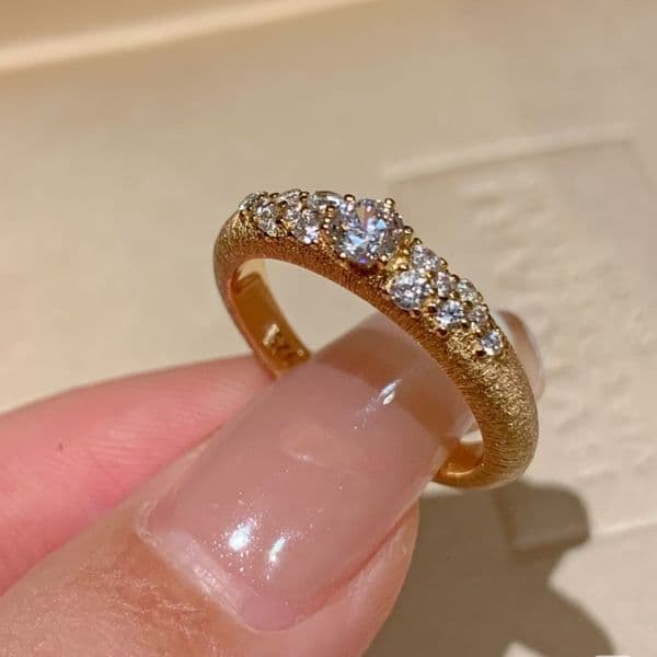 Designer Jewellery High Quality Brushed Diamond Vintage Light Luxury Gypsy Ring Sparkling Textured Jewelry Gift for Women Wedding Anniversary Party