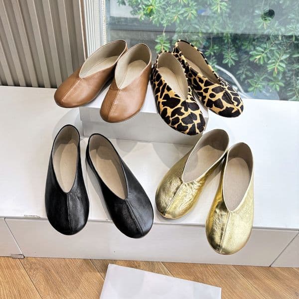 High quality Classic Minimalism Real leather Women's loafers slip on shoes Flat heel dress shoes Luxury designer shoes for women laidy Leisure Driving shoe