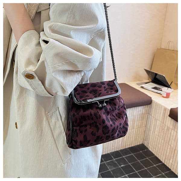 Leopard Print Small for Women 2025 New Trendy Fashion Suede Mini Clutch Summer Chain Crossbody Bag