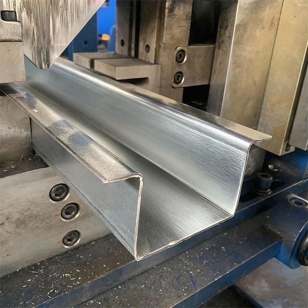 Cross shaped steel, used for factory roofs, self owned factory, customized processing, fully automatic length cutting.