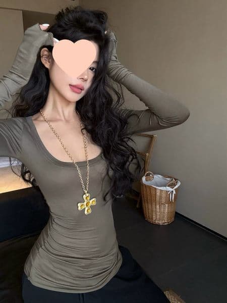 Designer Shirt Designer Hoodie Real Shot Real Price 2025 Spring Summer New Design Sense Niche Long Sleeve T-shirt For Women Large Neckline Simple Base Shirt Top