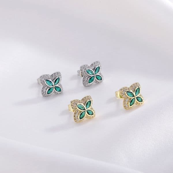 hot sell Luxury Brand Designer Four Leaf Clover Full Dia Pave Earrings Simple Jewelry High End Sense Personality Fashion Ear Accessories ddmySat