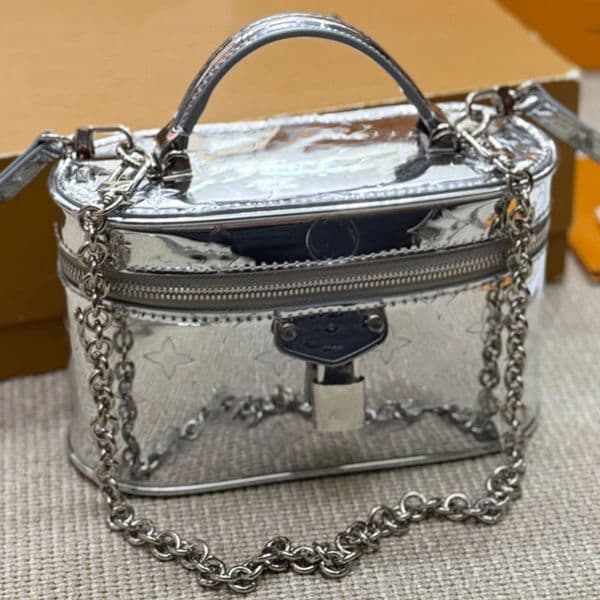 patent Leather Cosmetic Bags Women Luxurys Designers Bags Totes Handbag Wallets Messenger Purse Card Holder pouch Travel outdoors 18cm