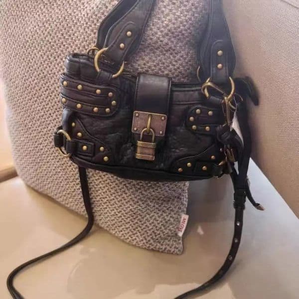 Womens Small Bag Rivet Retro Street Motorcycle Bag Original Niche Oneshoulder Crossbody Bag 251028