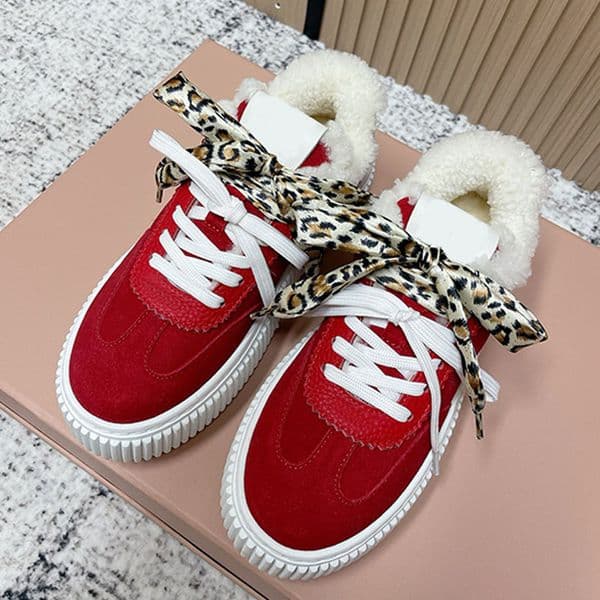 Thick soled women fur shoes 25SS Miss wool sports leisure shoes red suede leather fabric warmth wool lining dual tone lace up rubber outsole designer lady low top shoes