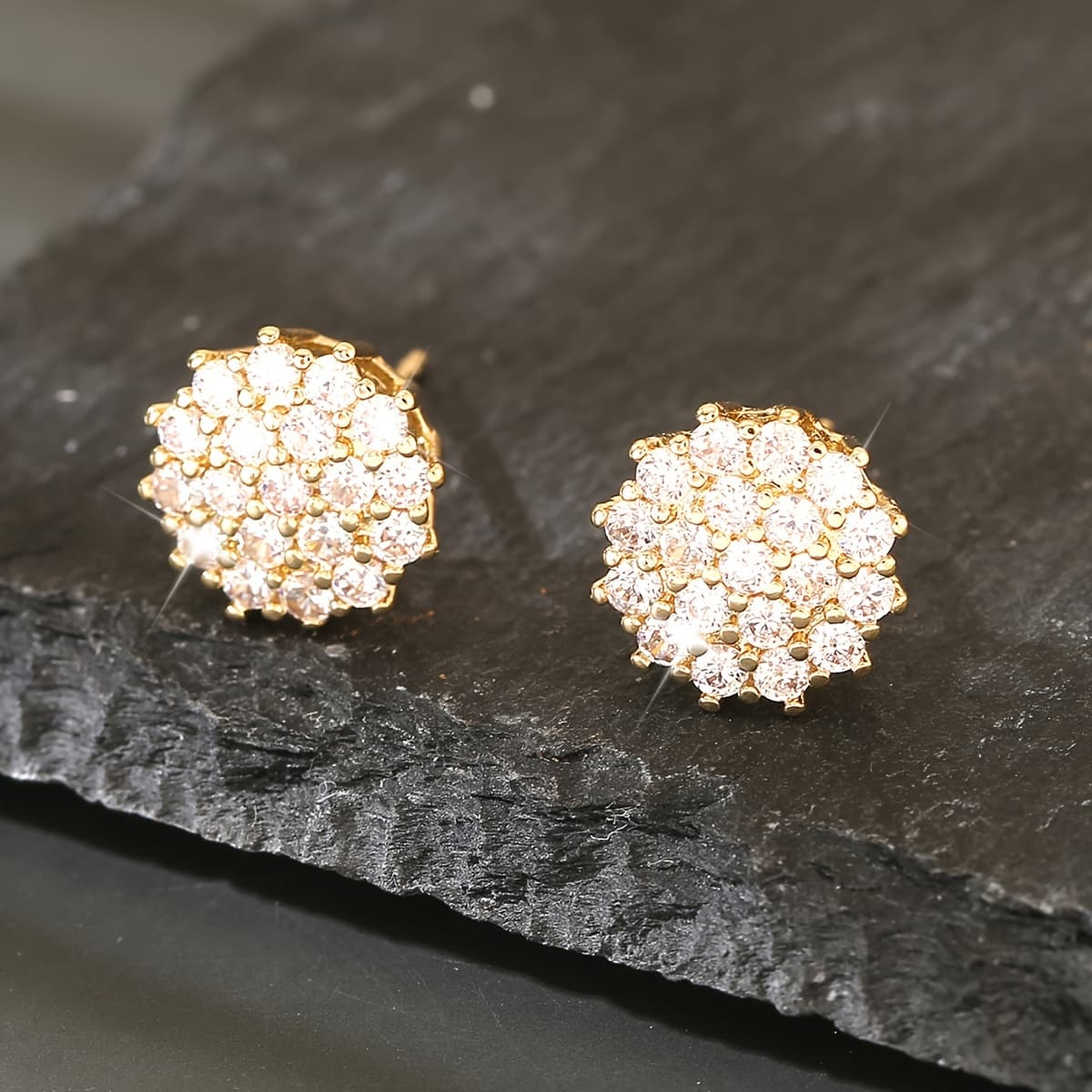 TEMU A Pair Of Luxurious And Copper Inlaid Synthetic Zirconia Flower-shaped Earrings, With A Of Fashion, As A Valentine's Day Gift For Your Girlfriend For A Date Night.