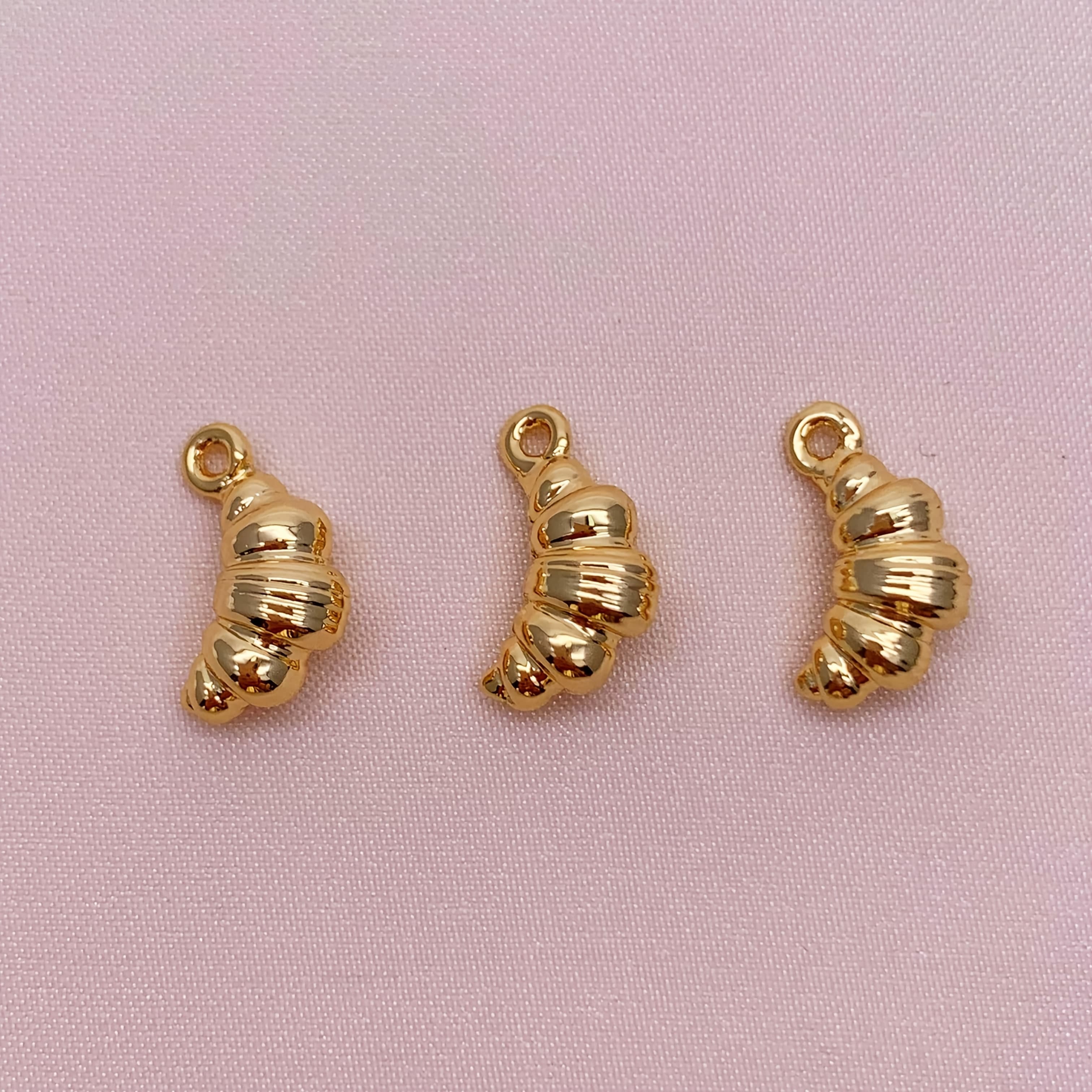 TEMU 3pcs Minimalist Vintage Croissant Pendant Set, 18k Golden Plated Elegant Women's Fine Jewelry, Daily & Party Accessories, Ideal Gift, Unadorned, Suitable For All