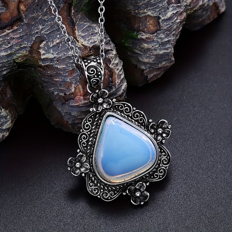 TEMU A Retro Elegant Bohemian Ethnic Drop-shaped Love Floral Pendant Necklace Suitable For Fashionable Women' Wear Jewelry Necklace Jewelry Gift