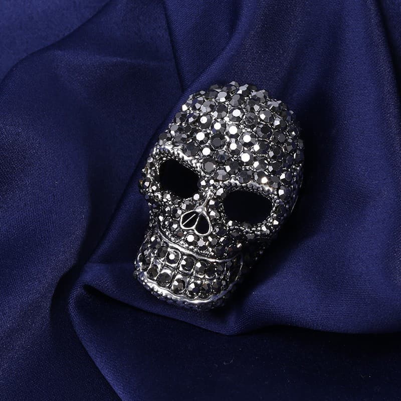 TEMU Creative Punk Style Skull Brooch Pin Trendy Personal Shining Badges Clothes Bag Accessories Brooches Pins Suitable For Men And Women.