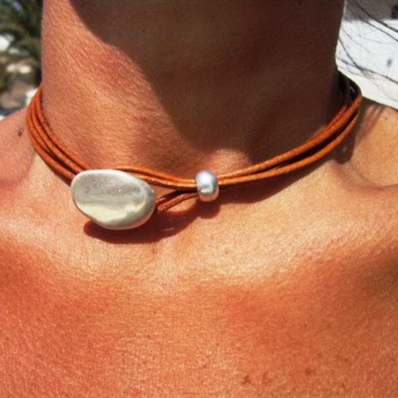 TEMU A Retro Resort Style Bohemian Alloy Stone Hand-woven Necklace Summer Fashion Silvery Ornaments Gift