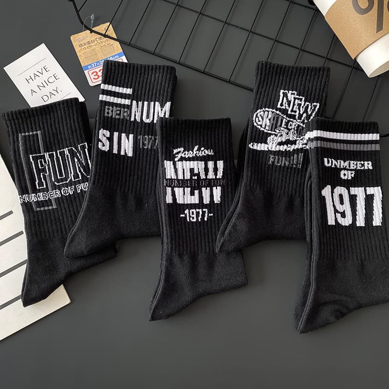 TEMU 5 Pairs 1977 Letters Trend Men's Mid-tube Socks Blend Men's Stockings Suitable For Casual Attire Student Socks