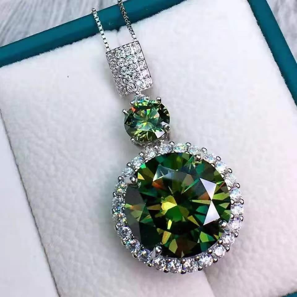 TEMU A 925 Sterling Silver Necklace Featuring A 5-carat Green Moissanite, Showcasing A Elegant And Romantic. Easy Yet Classic, Use, Dates, Parties, Holidays, And As Gifts For Christmas, Birthdays
