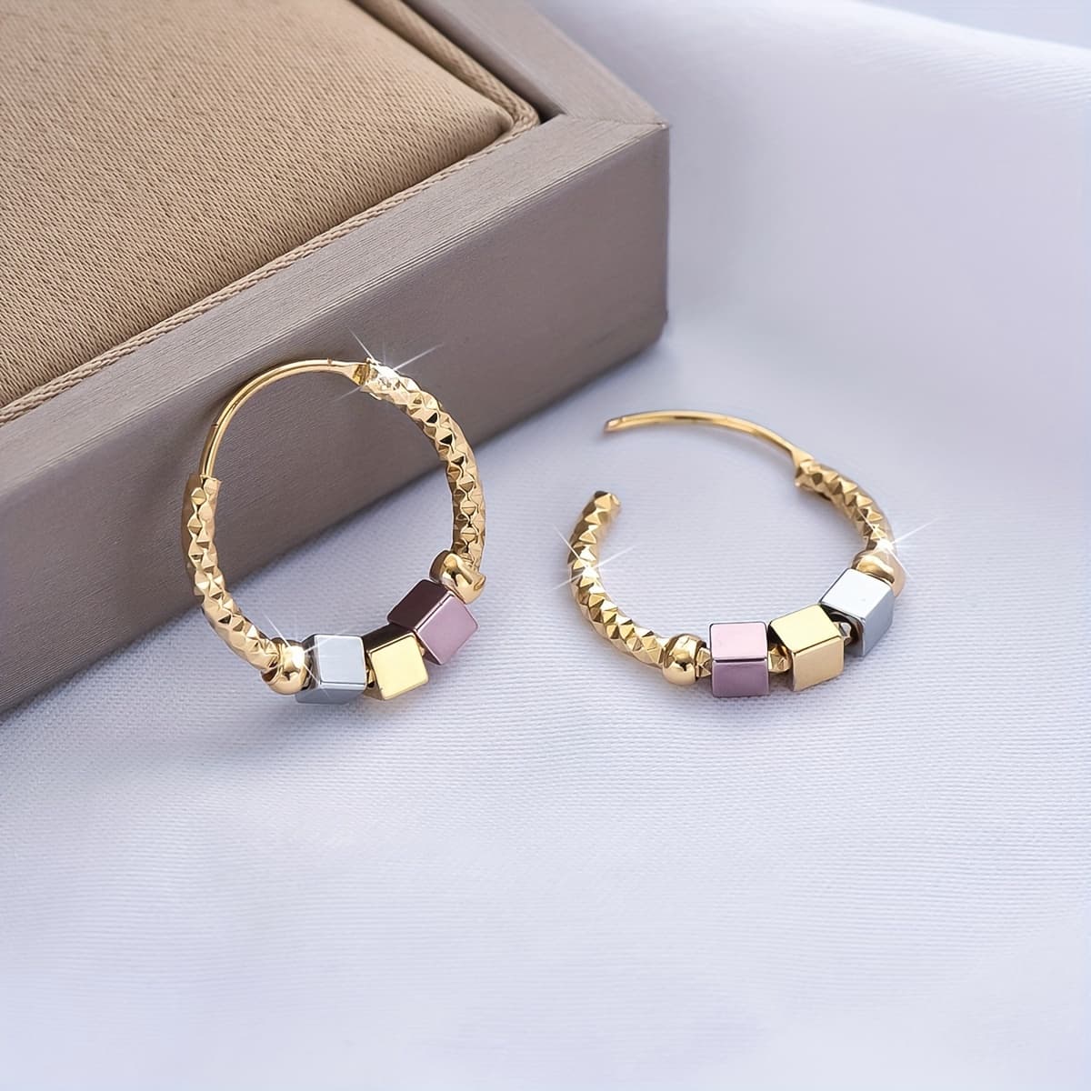 TEMU 1 Pair Of Simple And Fresh Sweet Copper Gold-plated Temperament Fashionable Commuter Earrings Earrings Earrings Earrings Small Earrings