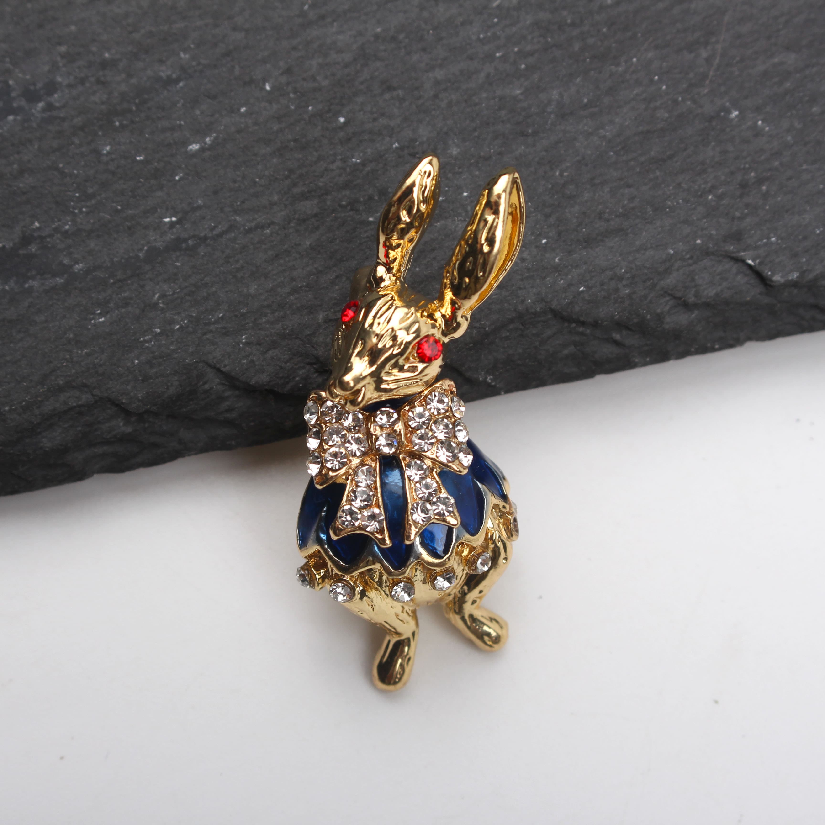 TEMU Lovely Glazed Rabbit Brooch New Retro Zodiac Shawl Anti-exposure Pin Luxury Additions Holiday Gift