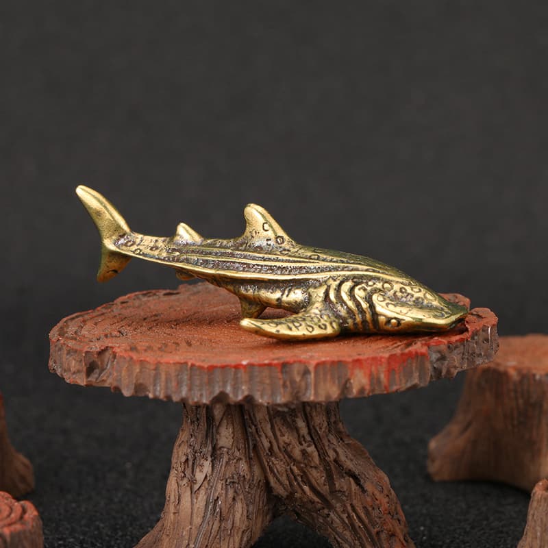TEMU Halloween Decorations Are Popular, Featuring A Wide-mouthed Shark Brass Statue, Perfect As A Gift For Or As A Decorative Piece For The Living Room During Christmas