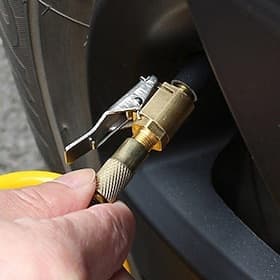 Autoreifen-Innenpumpe Schnellkupplung Pumpe Schnellladung Reifen-Düsenadapter Press-Typ Chuck aufblasbare Düse