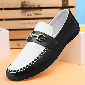 Mocassins de conduite noirs et blancs pour hommes avec boucle en métal et design perforé - chaussures élégantes et confortables pour les affaires ou les loisir