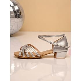 Sandales de danse marron à lanières et petit talon pour enfant: chaussures de danse confortables pour les cours et spectacles de danse pour enfants.