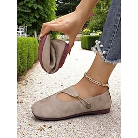 Women's Wide-Width Retro Mary Jane Flats with Button Strap, Vintage Comfort Shoes for Daily Strolls Farm Outings