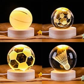 Lampada a sfera di cristallo 3D da 6 cm con disegno sportivo inciso: calcio, basket, badminton, tennis, luce notturna a LED alimentata tramite USB con base in