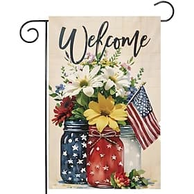 Lot de 2 drapeaux de jardin d'été en toile de jute décorative double face, 12 x 18 pouces, pour la fête nationale américaine (4 juillet), avec fleurs en bocal.